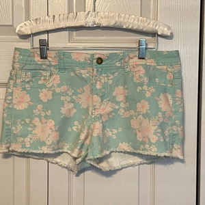 Forever 21‎ Floral Shorts Size 30 Waist